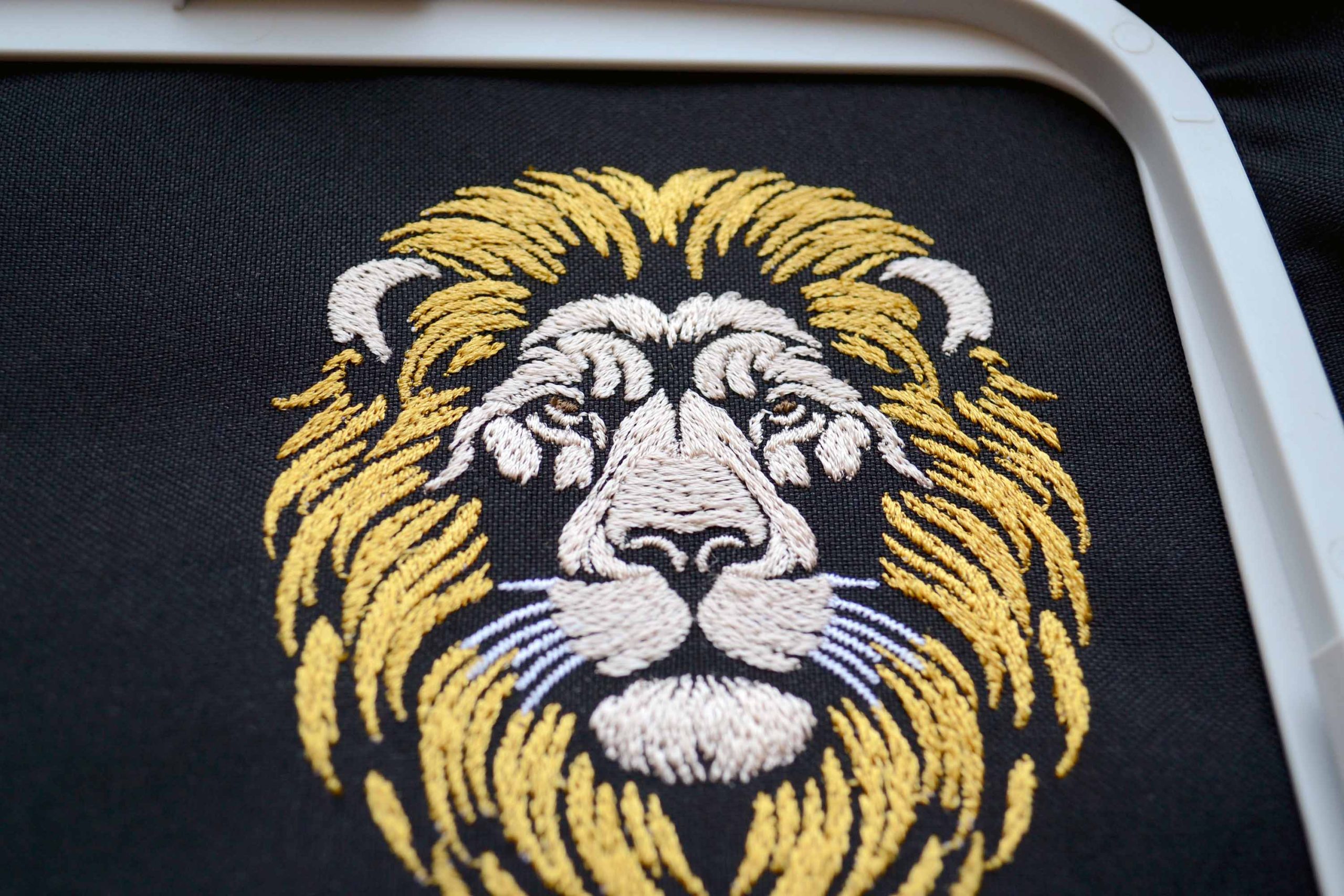 Majestic regal lion head for dark fabric Majestic regal lion head for dark fabric