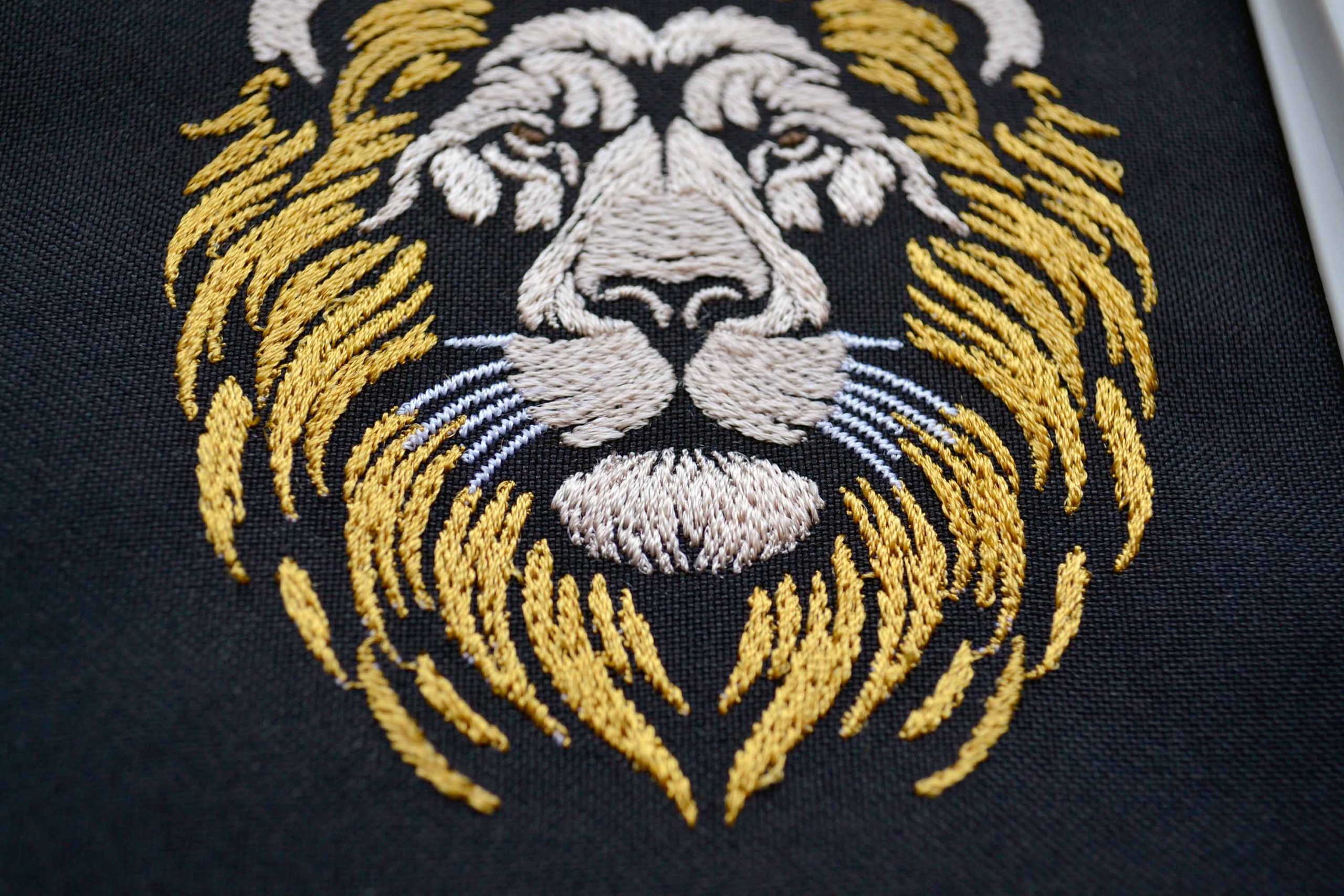 Royal lion face pattern for children's clothing Royal lion face pattern for children's clothing