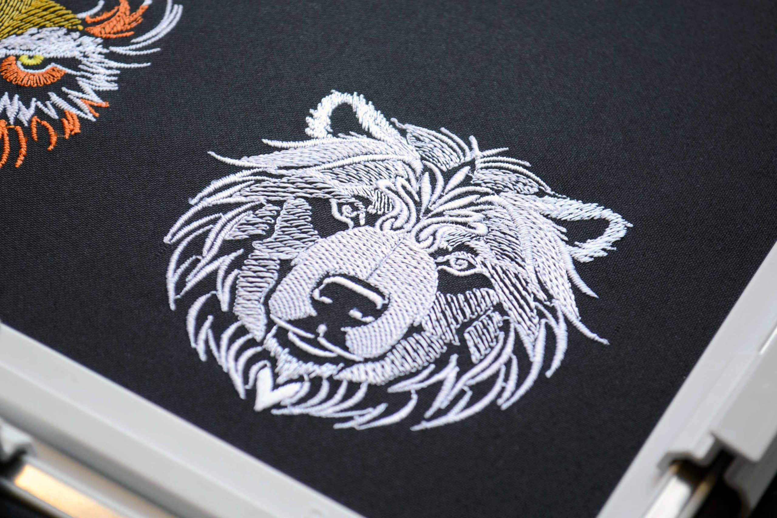 Majestic bear embroidery design in white Majestic bear embroidery design in white
